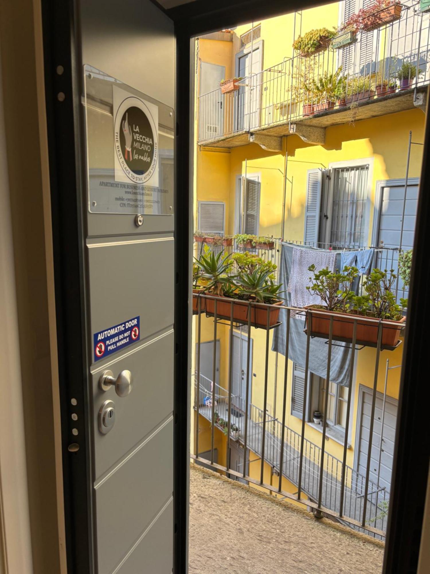 La Vecchia Milano-Les Nubles Vannucci - Il Ballatoio E Il Cortile Kültér fotó