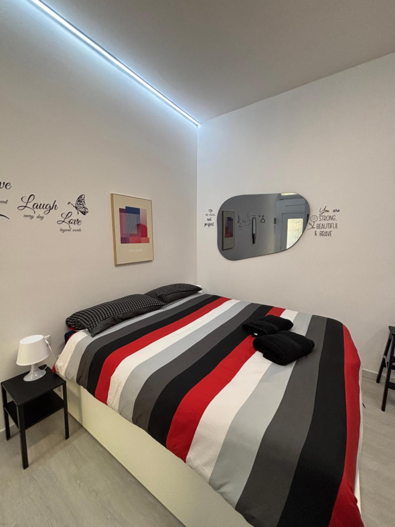 La Vecchia Milano-Les Nubles Vannucci - Il Ballatoio E Il Cortile Kültér fotó